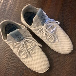 Adidas pharrell williams white sneaker